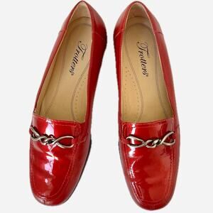 Red Trotters statement loafers with silver hardware - womens size 8 ½
